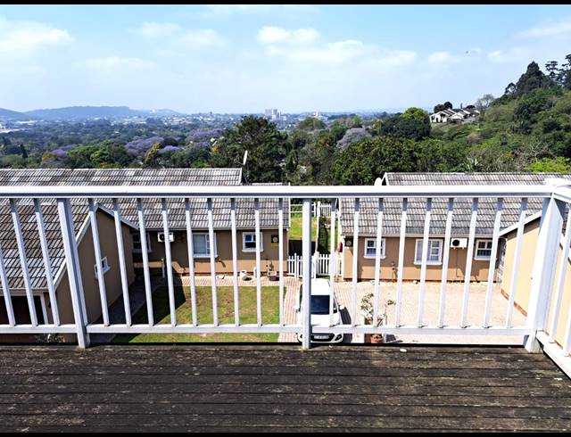 2 BEDROOM APARTMENT FOR SALE IN PADFIELD PARK
